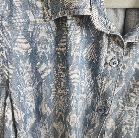 Zac & Rachel Southwestern Debim Style Button Down - Hand Cropped - Picture 3 of 5